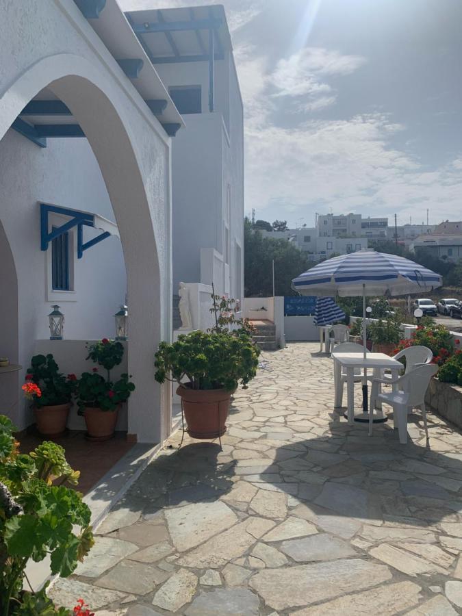 אדאמאס Manousos Rooms מראה חיצוני תמונה