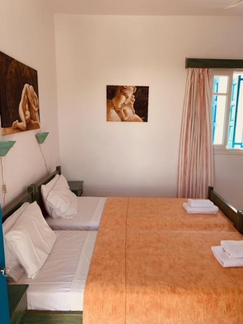 אדאמאס Manousos Rooms מראה חיצוני תמונה