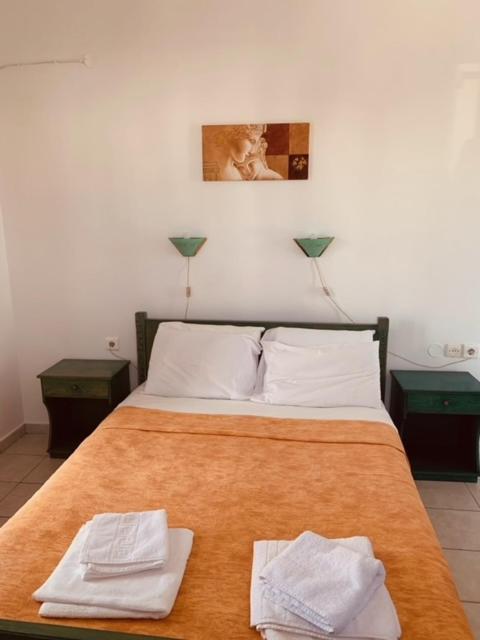 אדאמאס Manousos Rooms מראה חיצוני תמונה