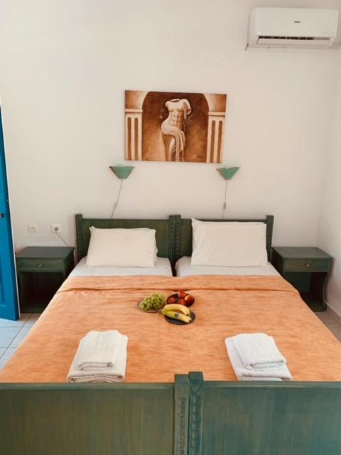 אדאמאס Manousos Rooms מראה חיצוני תמונה