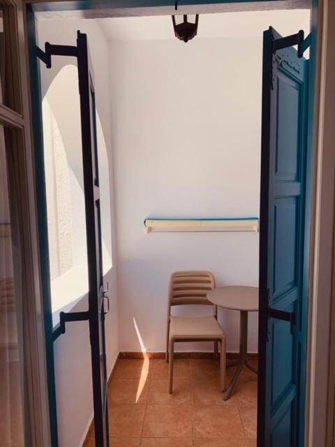 אדאמאס Manousos Rooms מראה חיצוני תמונה