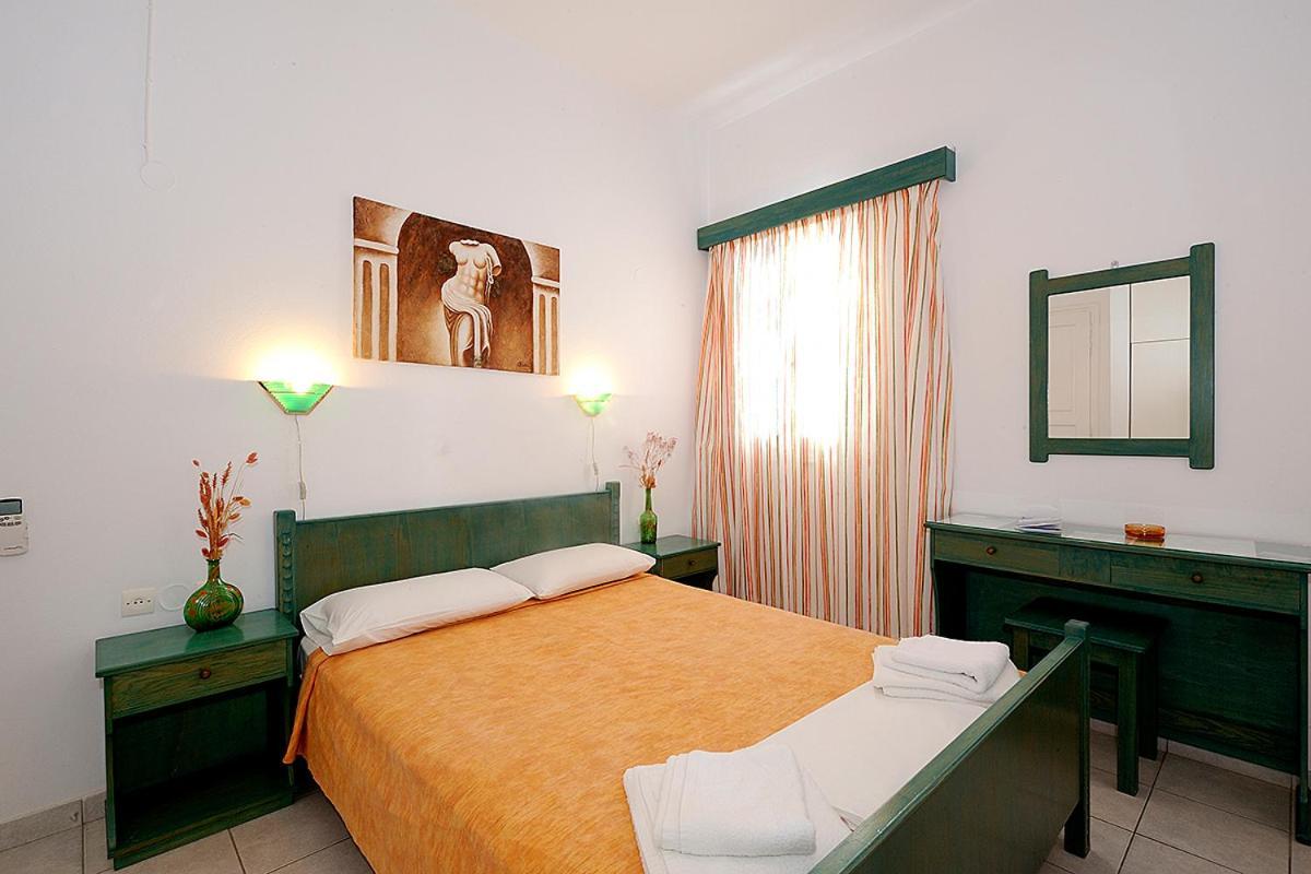 אדאמאס Manousos Rooms מראה חיצוני תמונה
