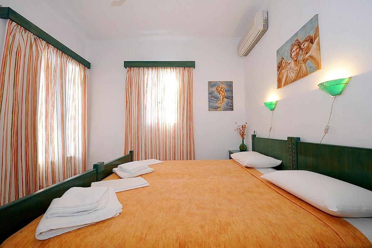 אדאמאס Manousos Rooms מראה חיצוני תמונה